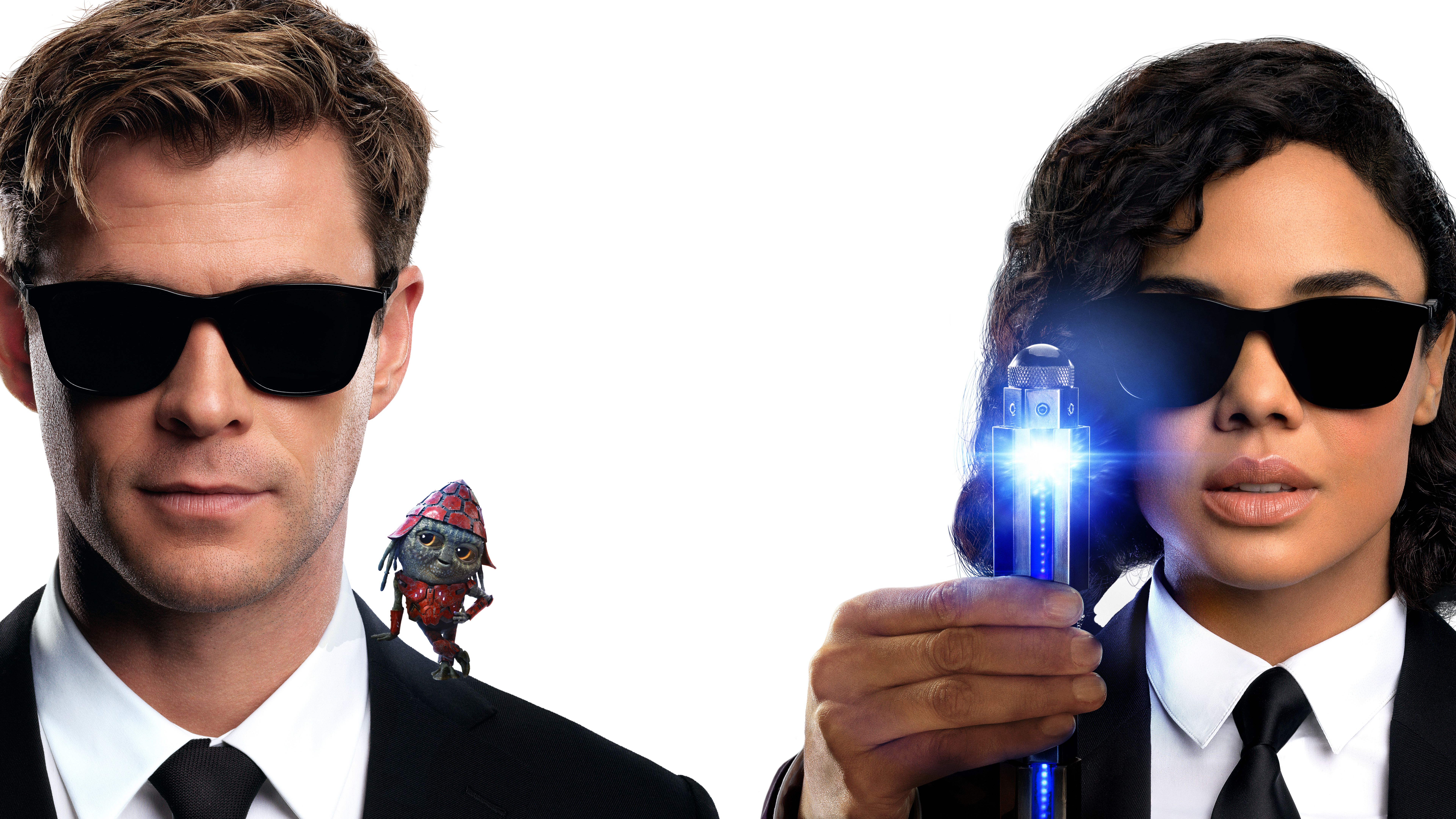 People 7680x4320 Men in Black: International Chris Hemsworth Tessa Thompson Men in Black frontal view actor actress movies women with shades men with shades women men face