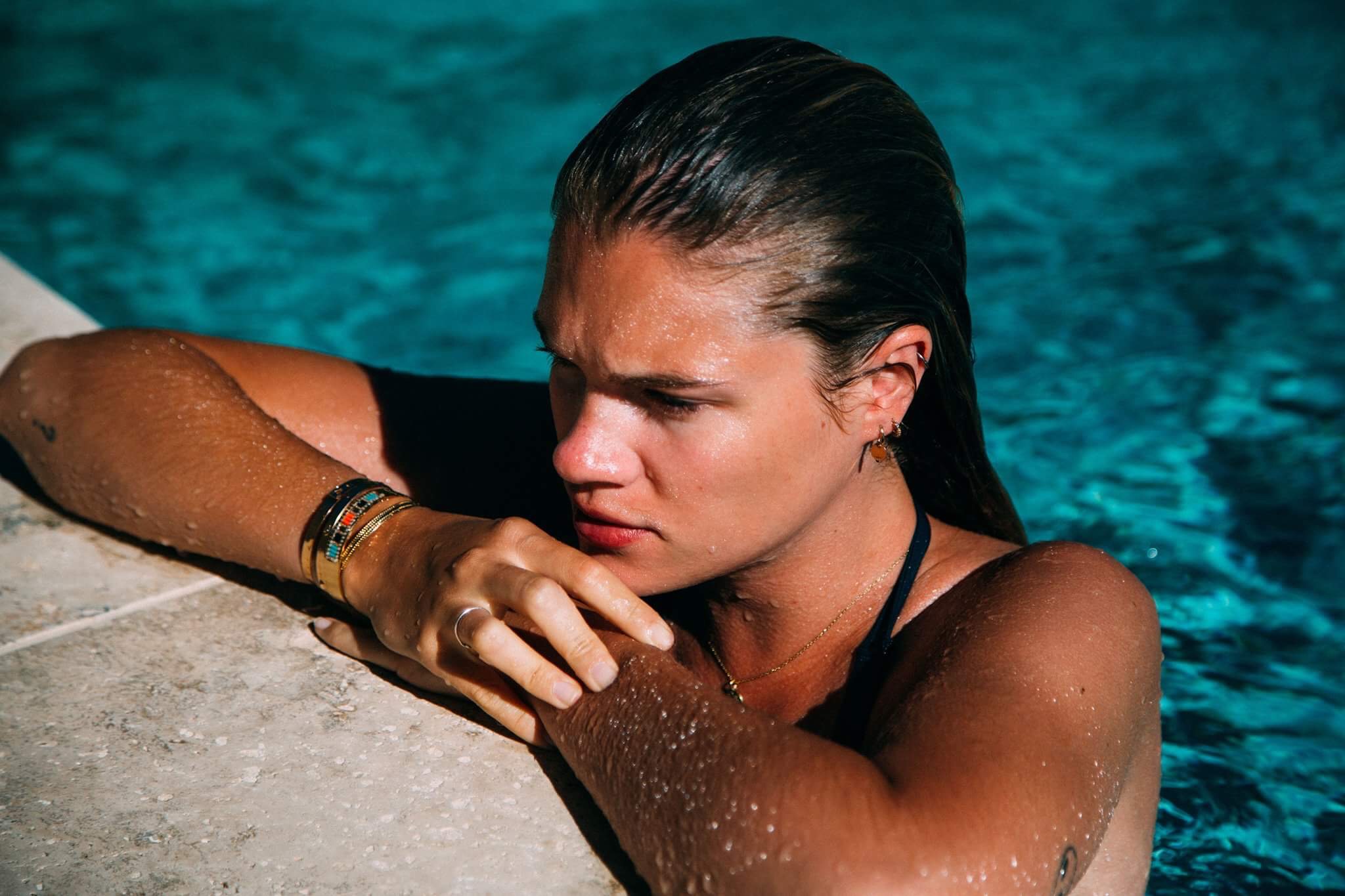 People 2048x1365 Eva Biechy model Vincent Legendre women closeup swimming pool water in water tattoo bracelets earring water drops wet body