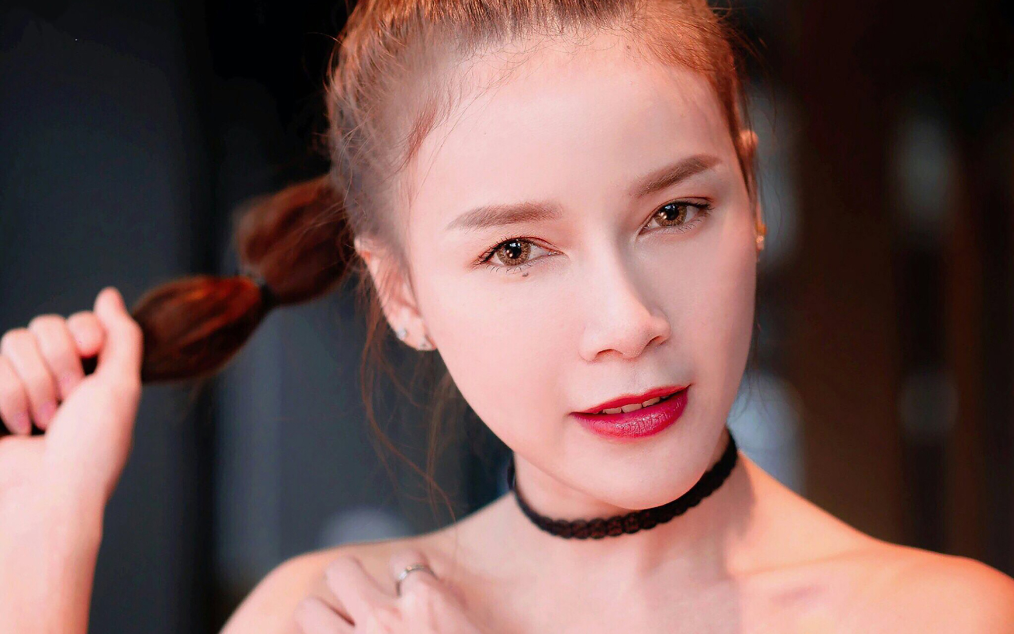 People 2048x1280 Lanchakorn Yeunyaw Thailand model Asian model brunette women face choker fake iris redhead