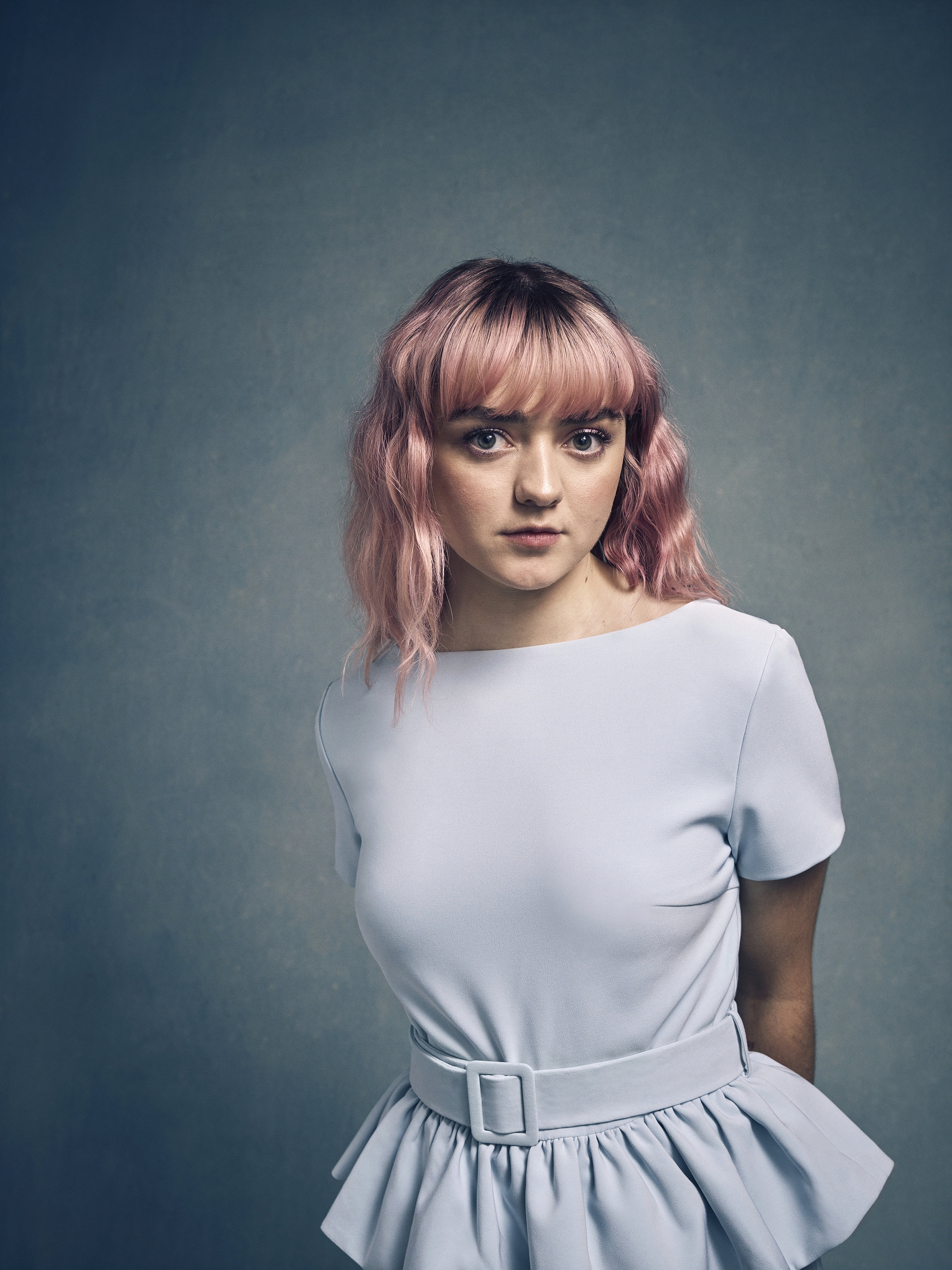 People 2000x2667 Maisie Williams actress women pink hair portrait simple background