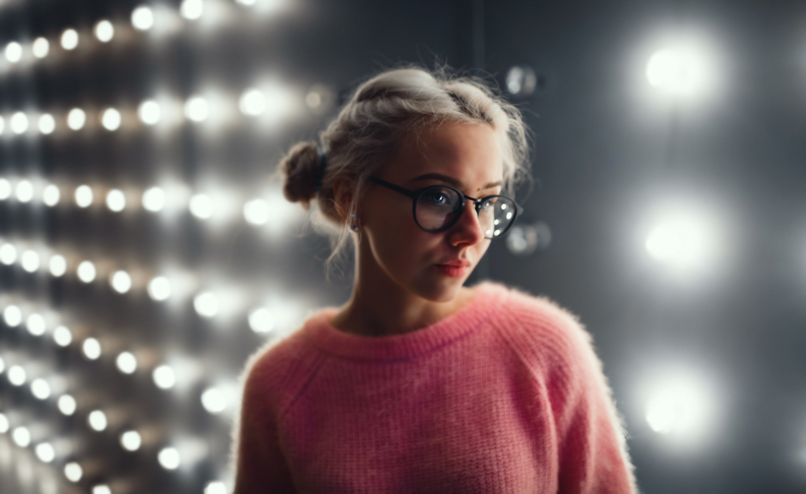 People 2560x1571 portrait women model women with glasses looking away silver hair sweater women indoors
