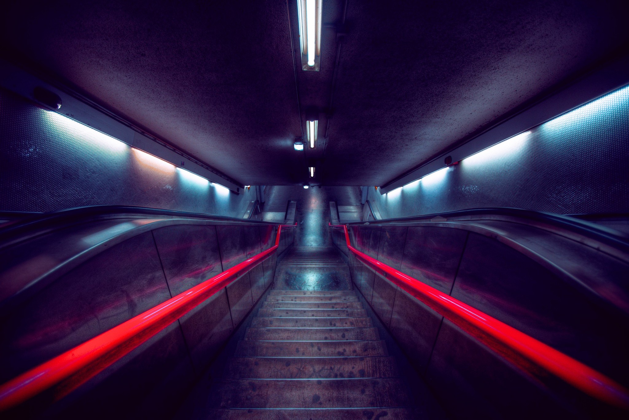 General 2048x1369 stairs subway underground escalator low light