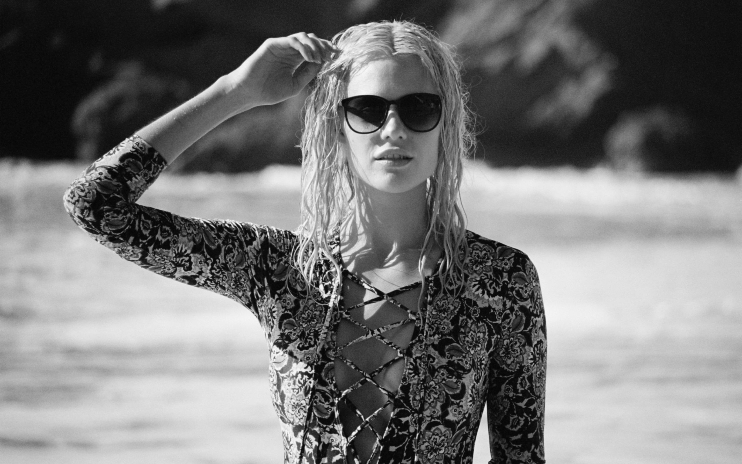 People 2560x1600 Becca Hiller monochrome model women blonde women with shades sunglasses women outdoors