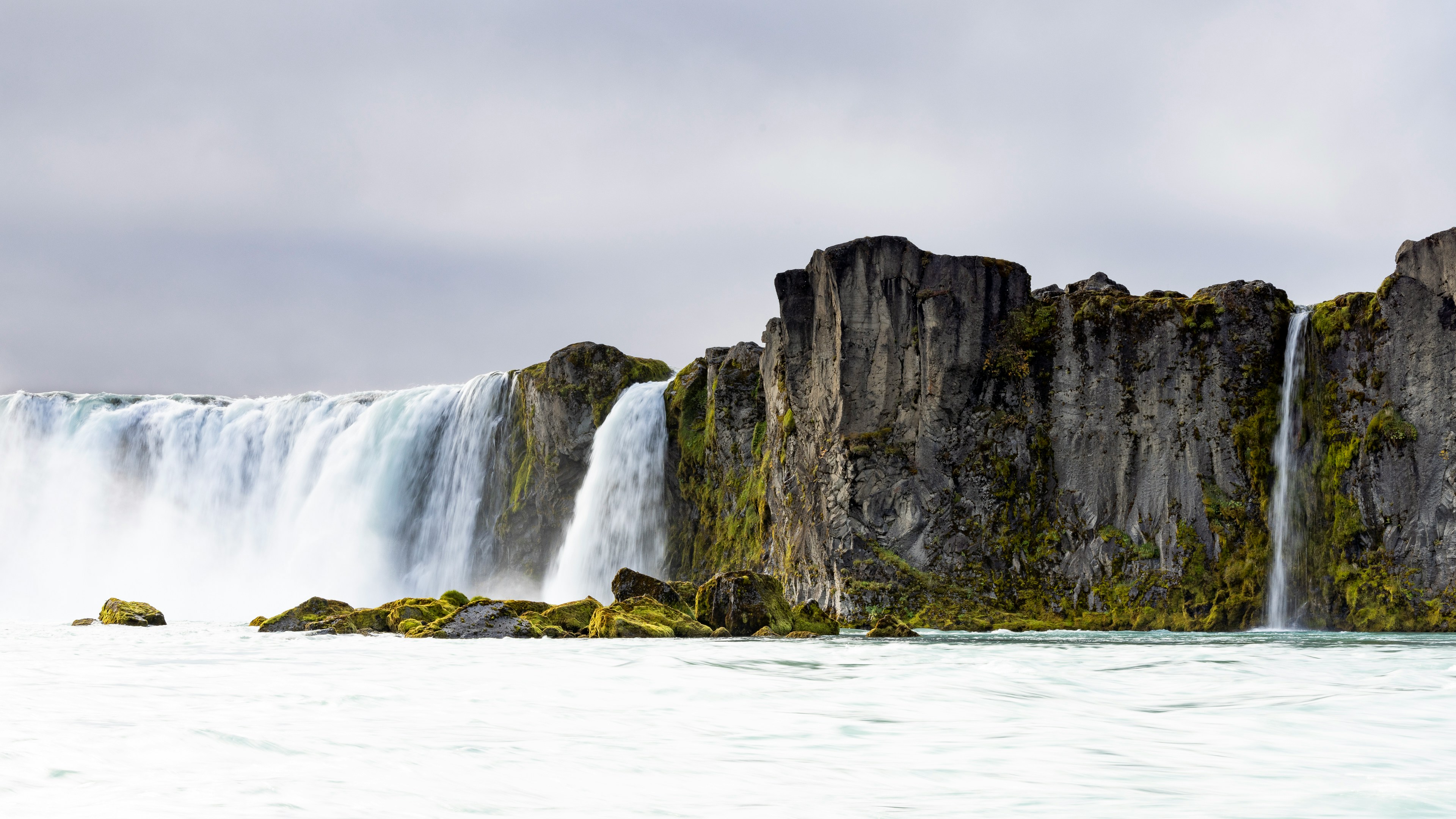 General 3840x2160 nature landscape water moss waterfall Godafoss Falls long exposure rocks island Iceland