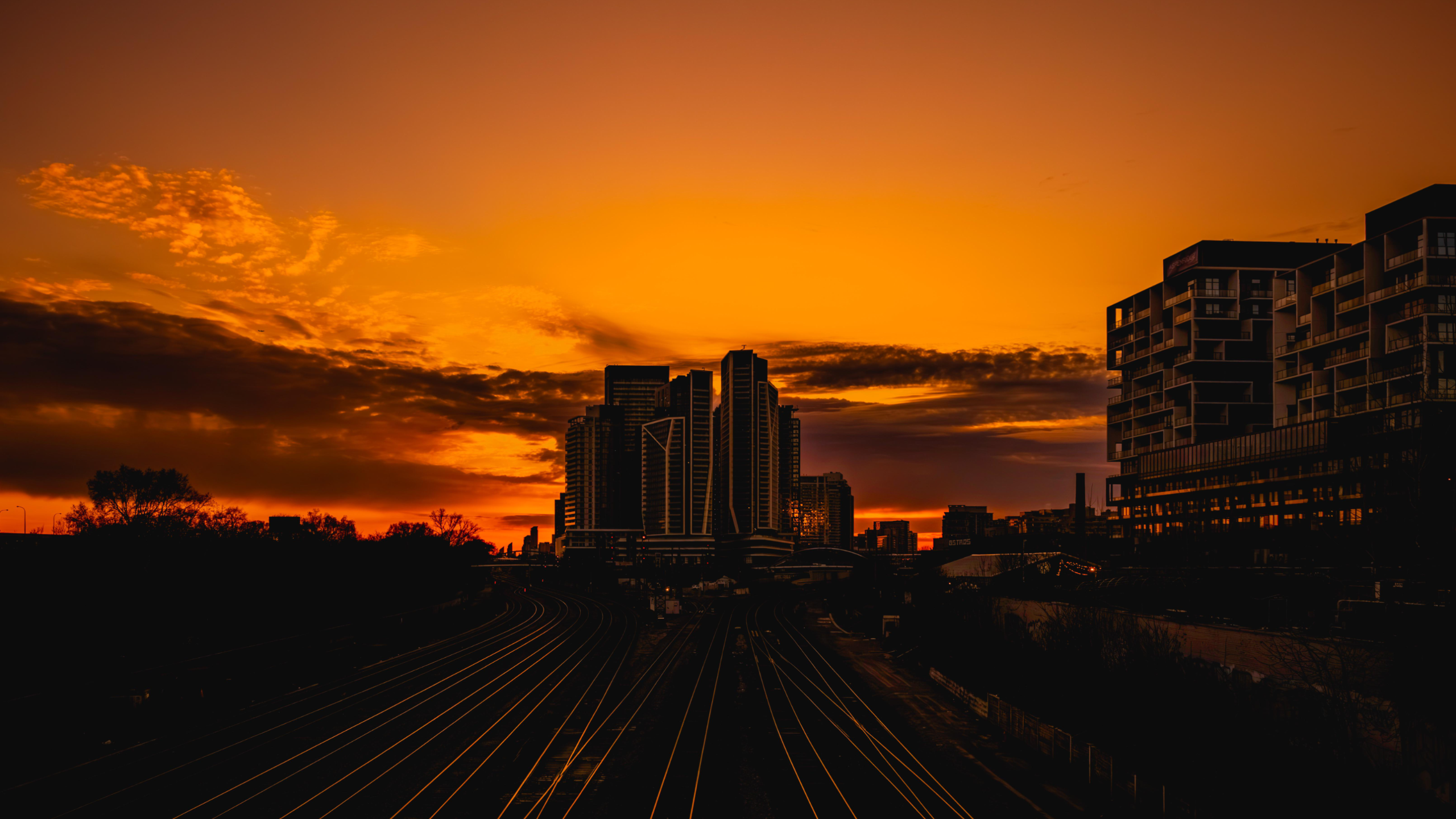 General 2560x1440 landscape sunset clouds sky building apartments trees rail railway Toronto Canada low light