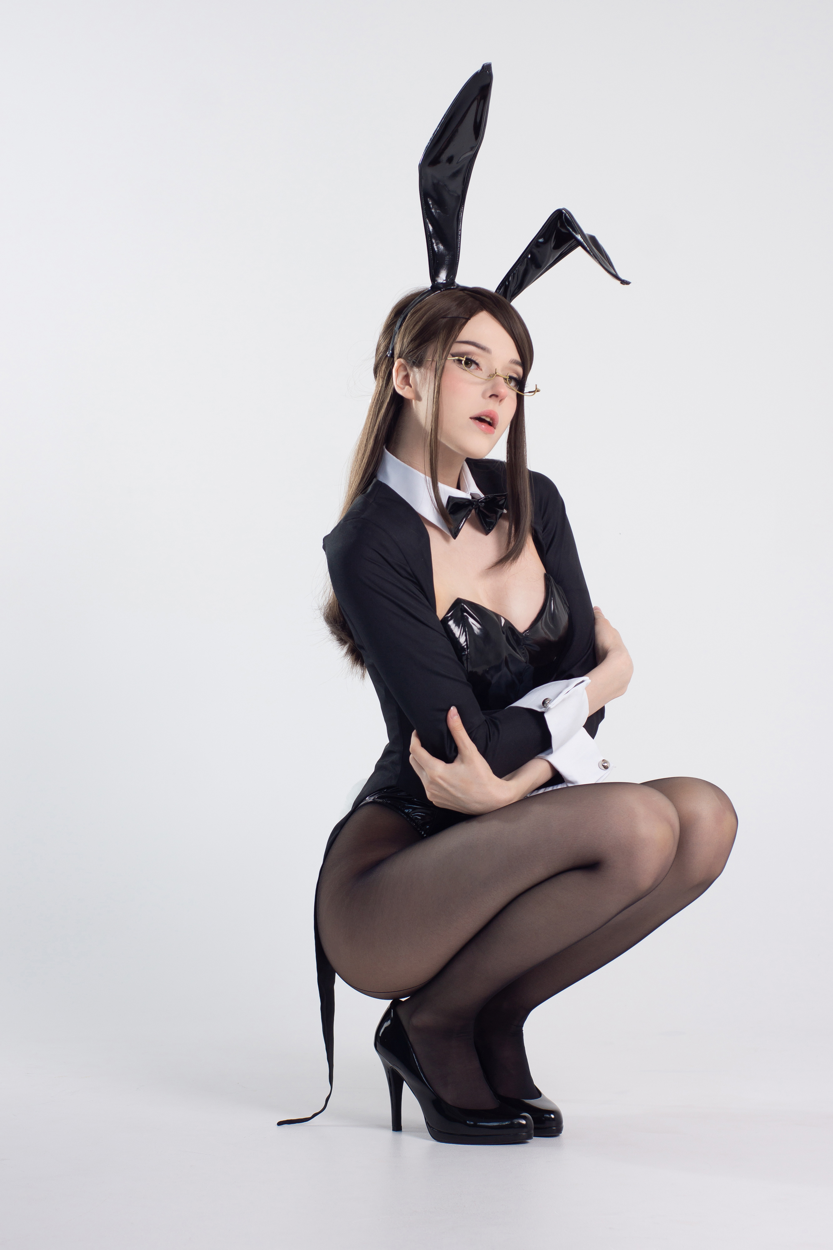 People 2667x4000 Candy Balll women model cosplay Yuiko Okuzumi (Miru Tights) Miru Tights women indoors high heels pantyhose squatting bunny suit bunny girl