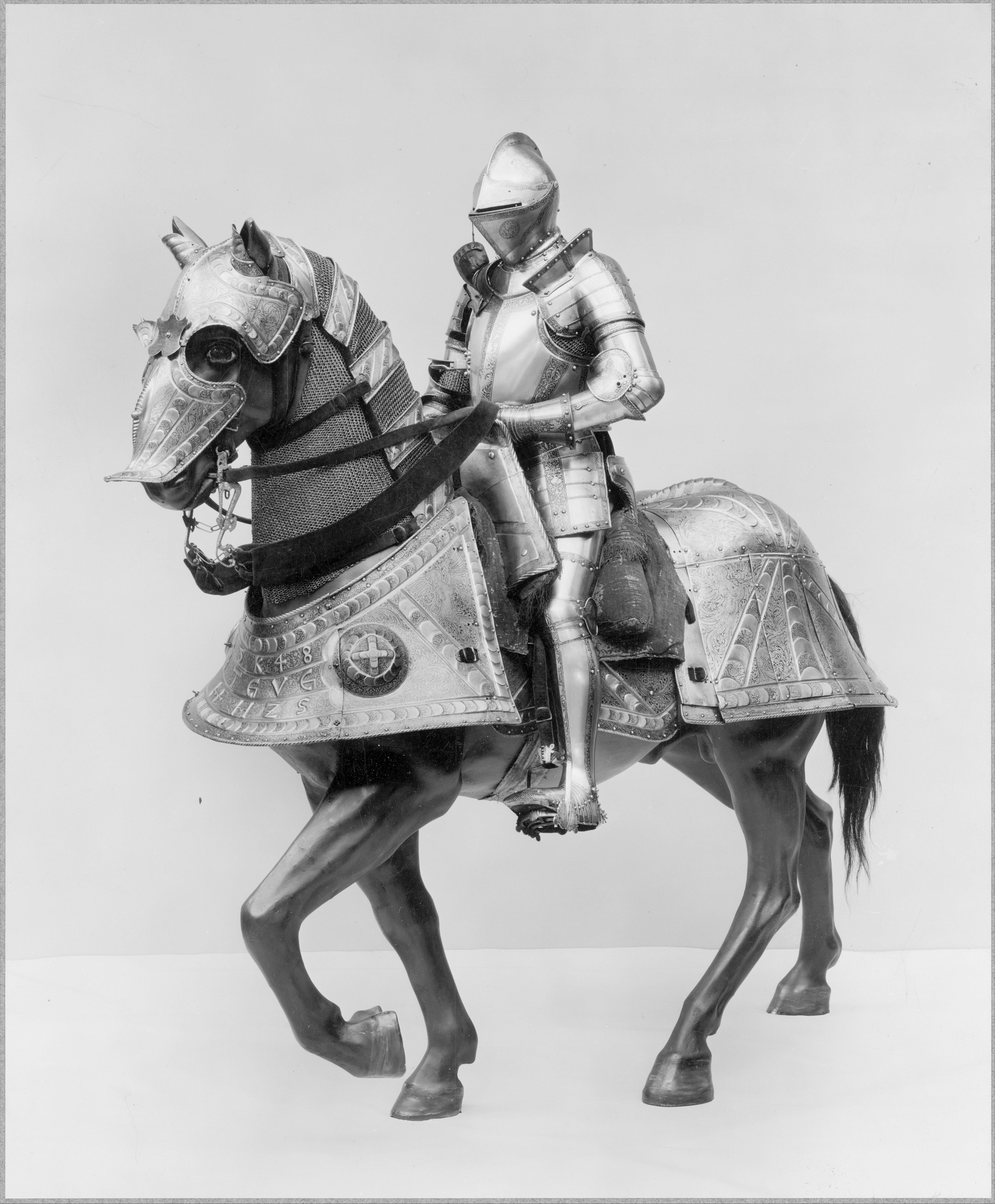 General 3070x3713 armor knight european armet cuirass gauntlets greaves spear horse medieval museum men portrait display noise