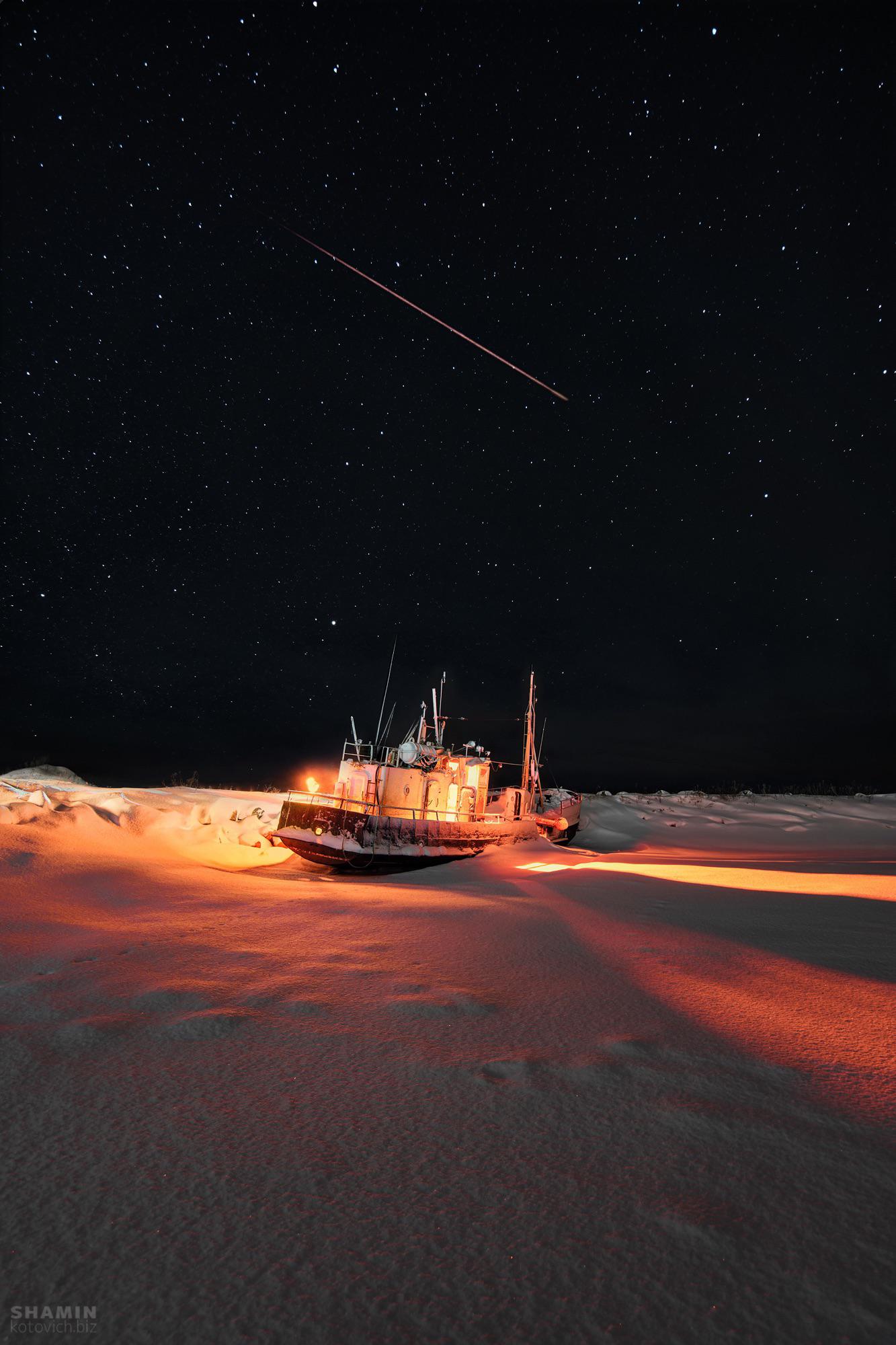 General 1333x2000 photography night nature landscape stars portrait display winter snow ship lights comet Konstantin Shamin